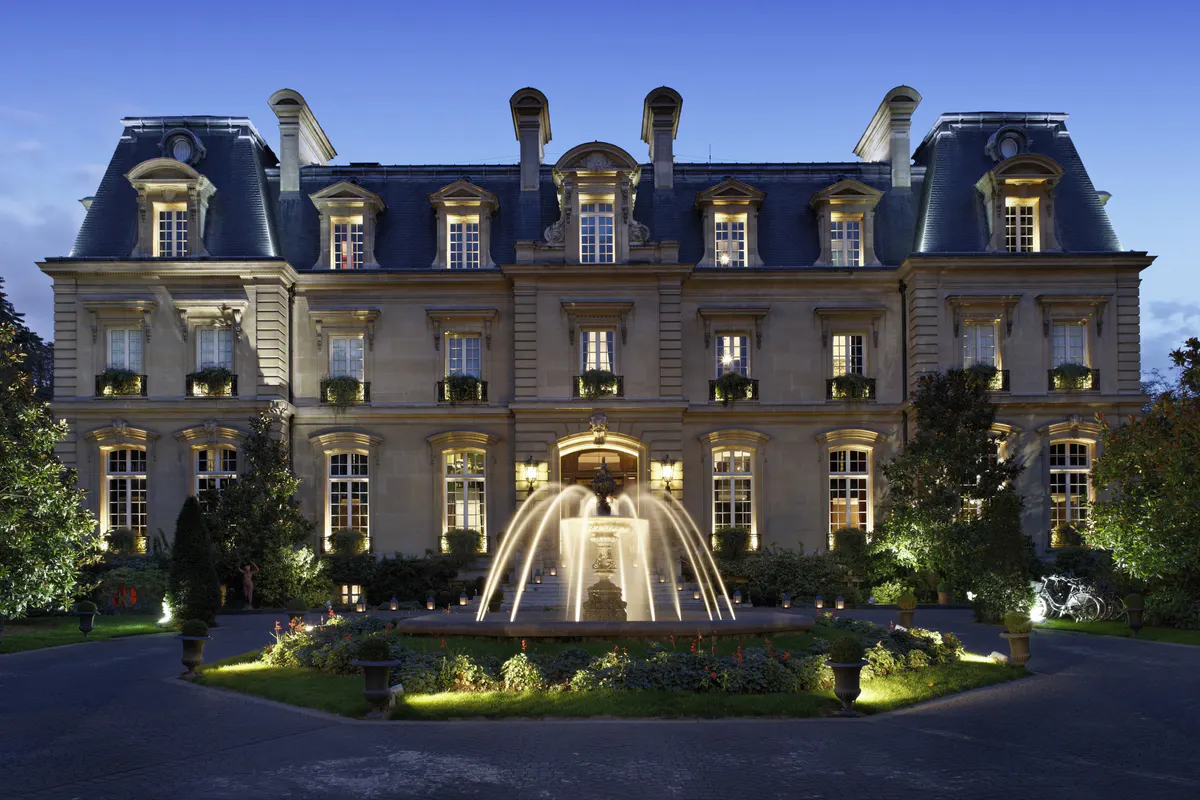 Neoclassical corridor with ornamental balustrade and symmetrical architectural details