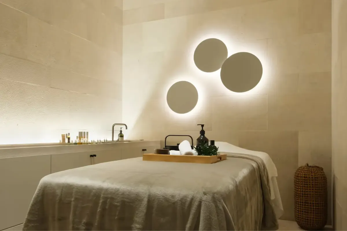 Relaxation space with minimalist furnishings and soft lighting