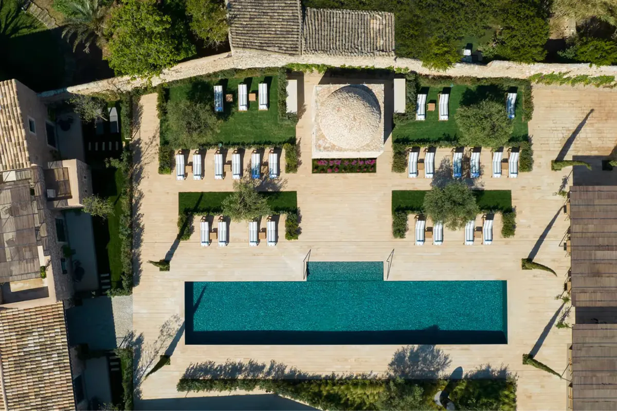 Property perimeter with vegetation and architectural features